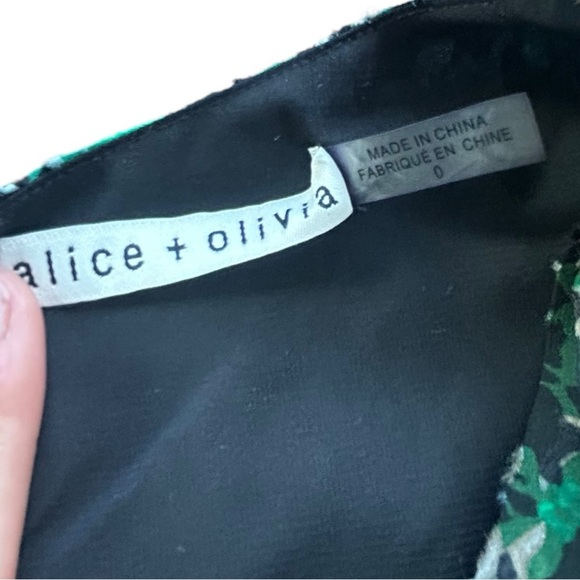 ALICE + OLIVIA Rita Green Snakeprint Silk Georgette Mini Dress Size 0 - Picture 3 of 9
